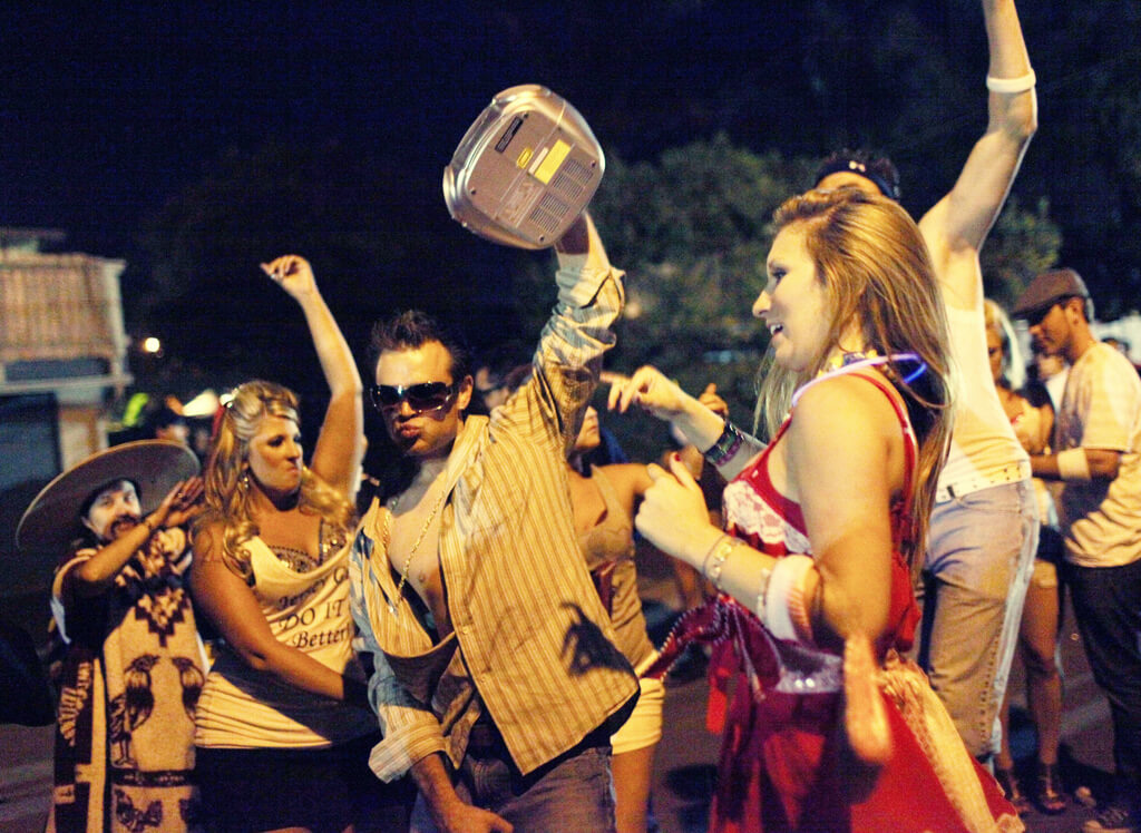 10 Tips On How To Attend A Frat Party And Make It Out Alive